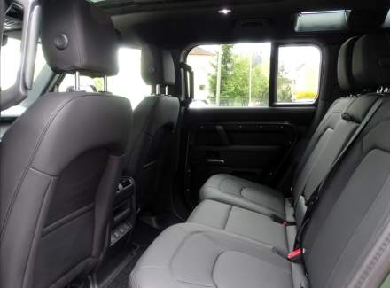 Land Rover - Defender