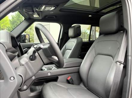 Land Rover - Defender