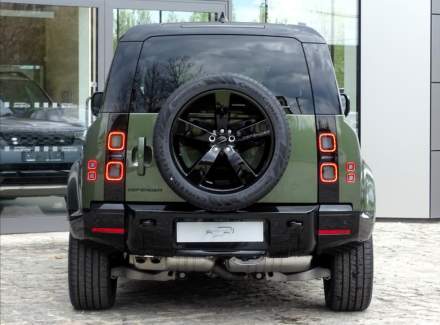 Land Rover - Defender