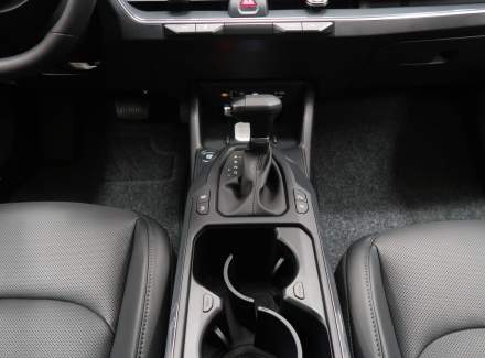 Kia - K4