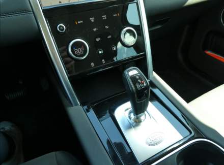 Land Rover - Discovery Sport