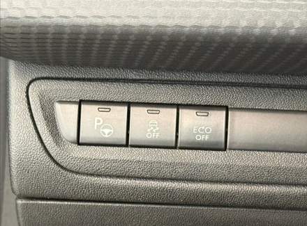 Peugeot - 208