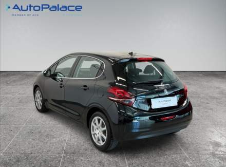 Peugeot - 208