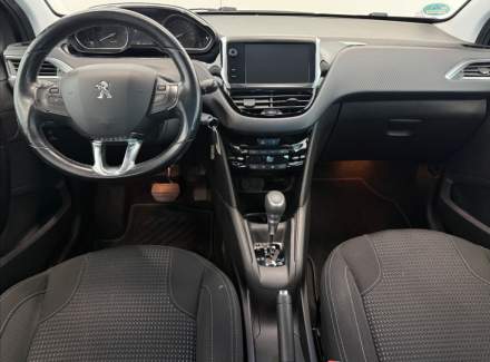 Peugeot - 208