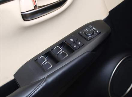 Lexus - NX
