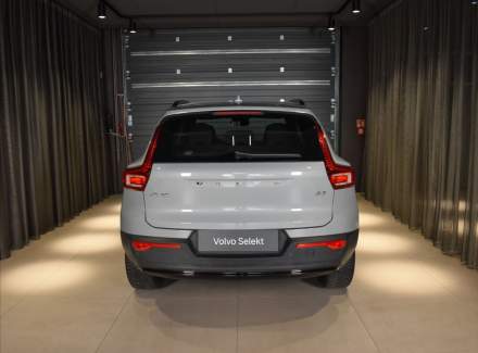 Volvo - XC40