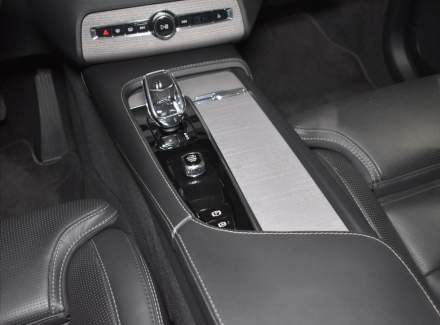 Volvo - XC90