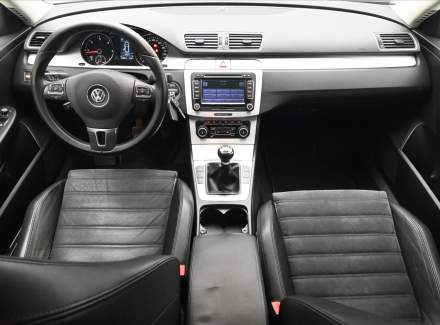 Volkswagen - Passat
