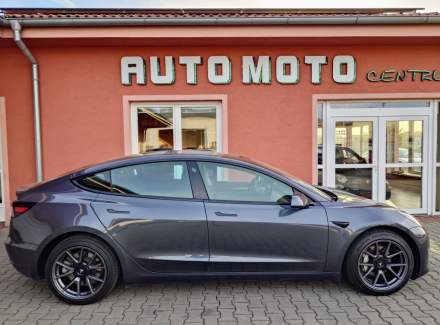 Tesla - Model 3