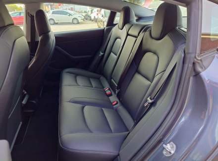 Tesla - Model 3