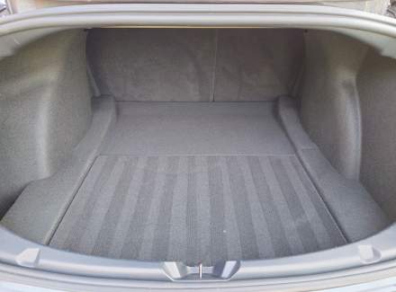 Tesla - Model 3