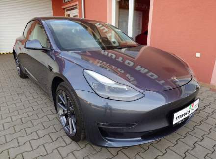 Tesla - Model 3