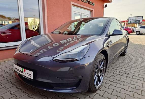 Tesla - Model 3