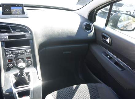 Peugeot - 5008