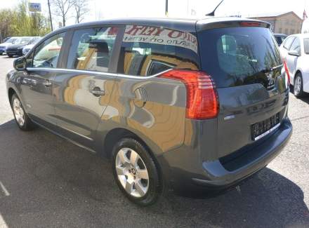 Peugeot - 5008