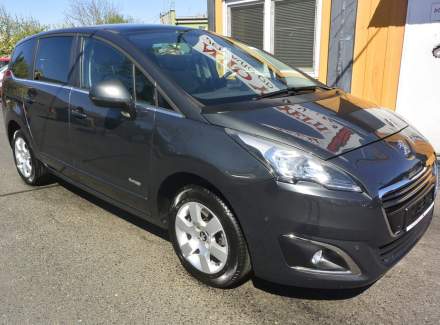 Peugeot - 5008