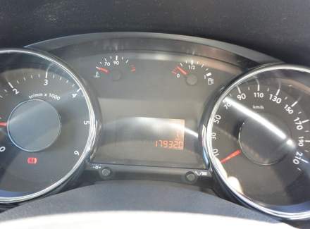 Peugeot - 5008