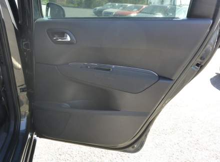 Peugeot - 5008
