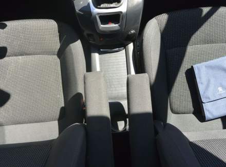 Peugeot - 5008