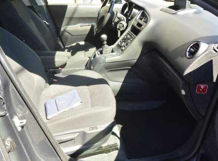 Peugeot - 5008