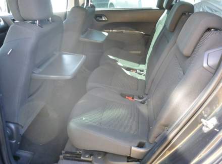 Peugeot - 5008