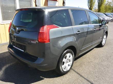 Peugeot - 5008