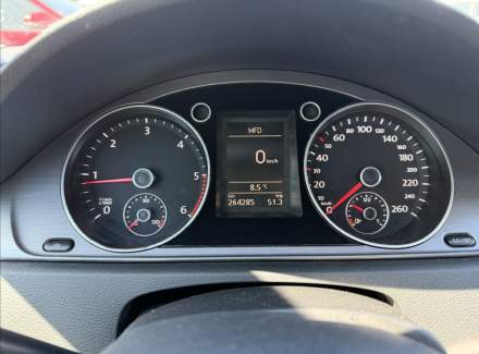 Volkswagen - Passat