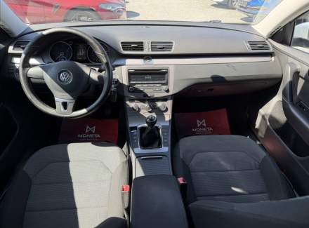 Volkswagen - Passat