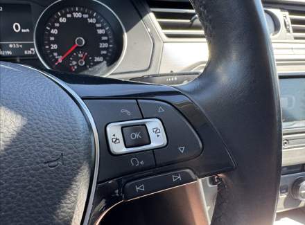 Volkswagen - Passat