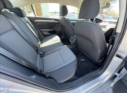 Volkswagen - Passat