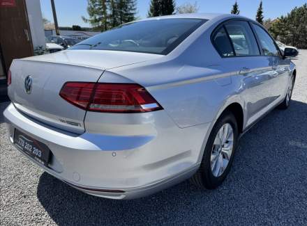 Volkswagen - Passat
