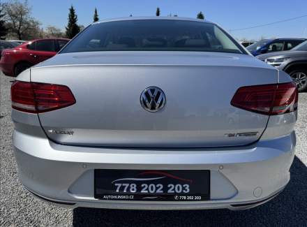 Volkswagen - Passat