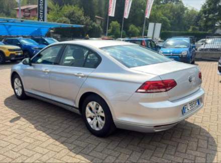 Volkswagen - Passat