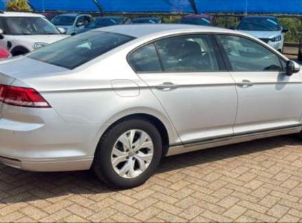 Volkswagen - Passat