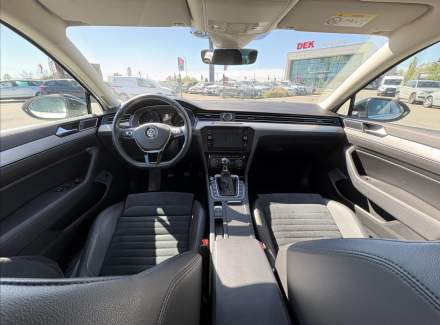 Volkswagen - Passat