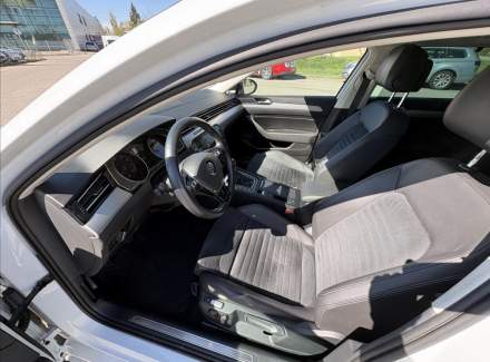 Volkswagen - Passat