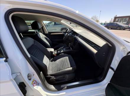 Volkswagen - Passat