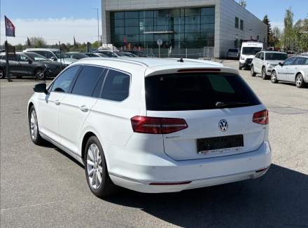 Volkswagen - Passat