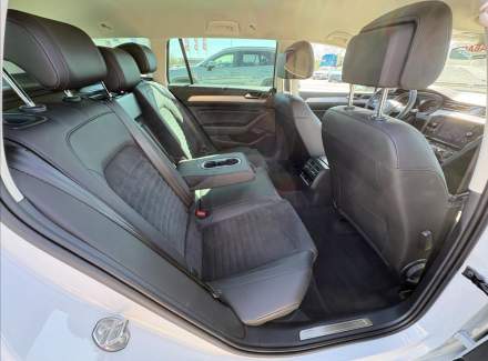 Volkswagen - Passat