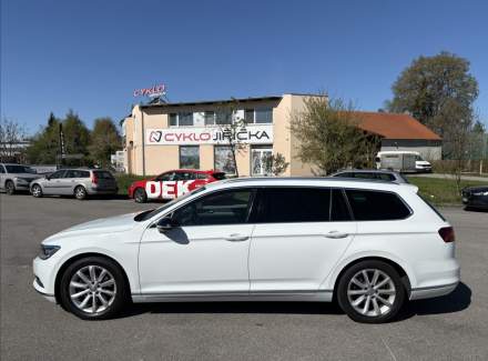 Volkswagen - Passat