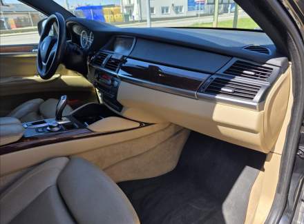BMW - X6