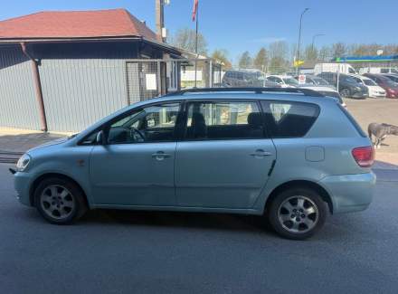 Toyota - Avensis Verso