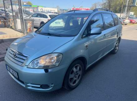 Toyota - Avensis Verso