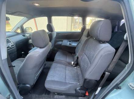 Toyota - Avensis Verso
