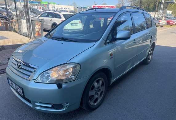 Toyota - Avensis Verso
