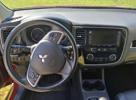 Mitsubishi - Outlander