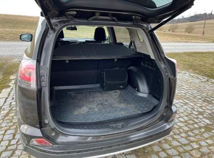 Toyota - RAV 4