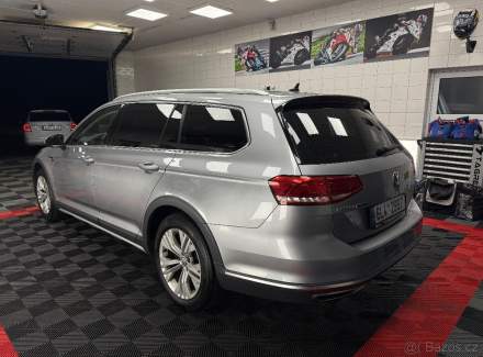 Volkswagen - Passat