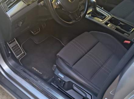 Volkswagen - Passat