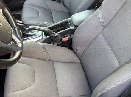 Volvo - V40